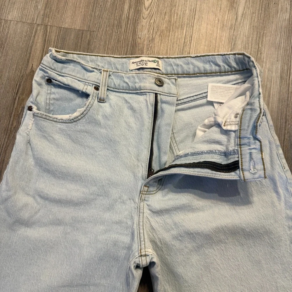 Abercrombie & Fitch Womens 30/10 XS‎ 90's Straight Ultra High Light Wash Jeans